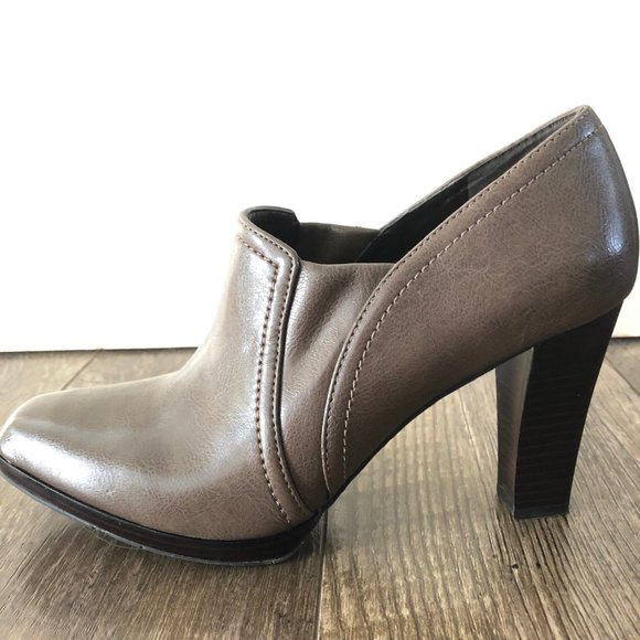 Naturalizer Yvonne Booties in Taupe - Picture 3 of 8